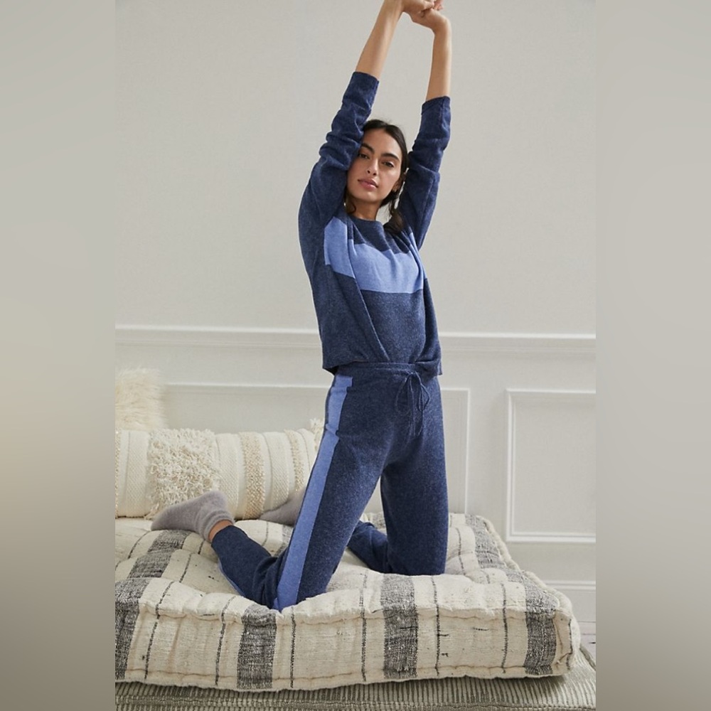 Anthropologie Clara Colorblocked Jogger Lounge Set (Blue)